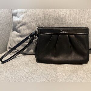 NWOT Authentic Coach Colette Black Pleated Small Wristlet